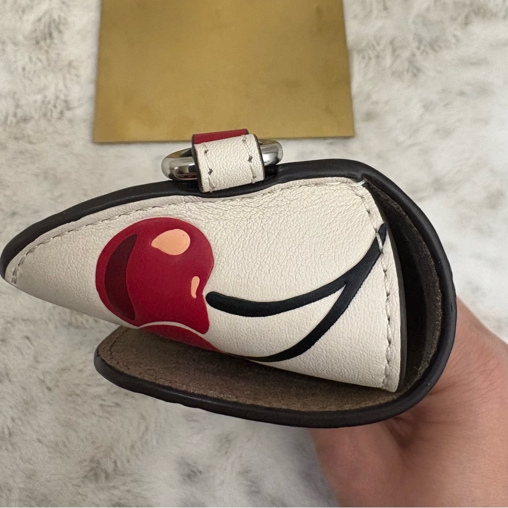 Coach NWOT Cherry Sunglasses Glasses case with clip Leather Silver Hardware - Picture 5 of 9
